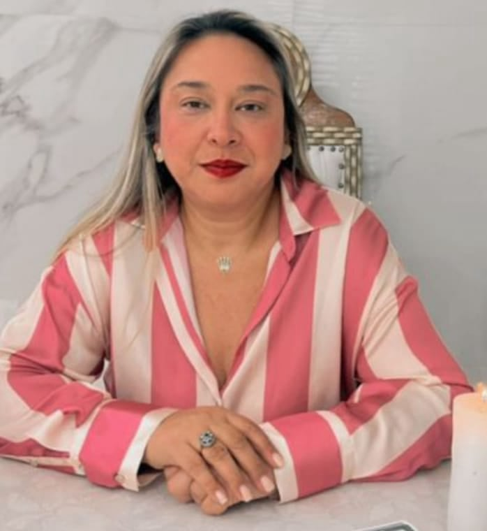 Mãe Luiza, taróloga e mãe de santo